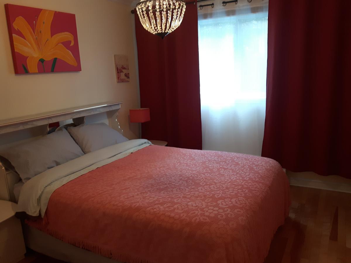 Three Bedroom Holiday Apartment Лонгуил Екстериор снимка